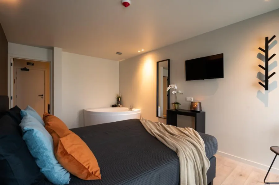 Totaal renovatie Hotel H28